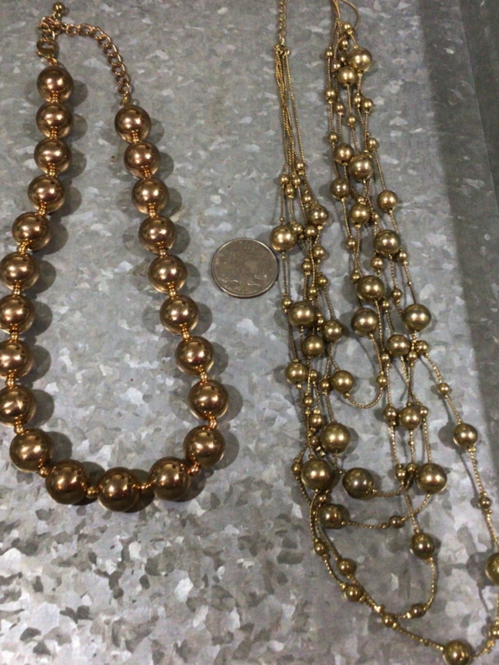 Three gold tone necklaces. All in good shape - Picture 6 of 9